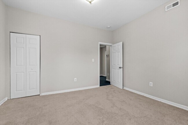 Building Photo - 6BR / 5BA Single-Family Home | 2,663 Sq Ft | Private Driveway | Deck | $4,200/mo Spacious 6-bedro...