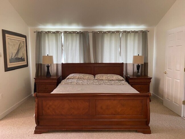 Building Photo - Riverside Drive