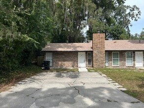 Building Photo - 6124 SW 11th Pl