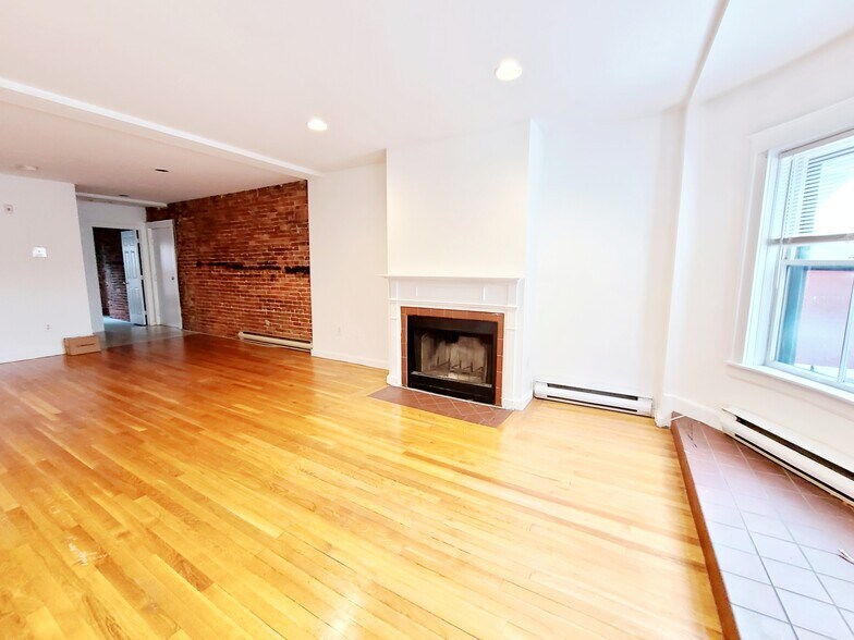 Building Photo - 1750 Washington St