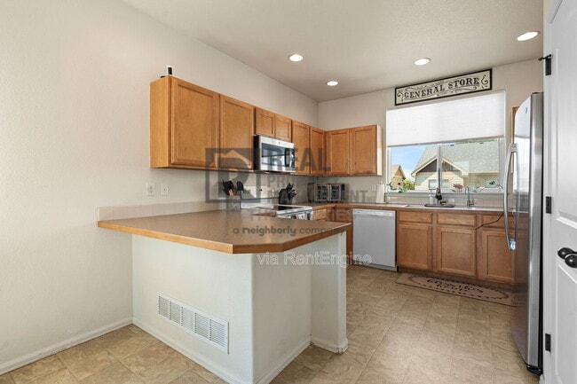 Building Photo - 7235 Andover St