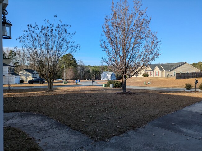 Building Photo - 361 Americana Dr