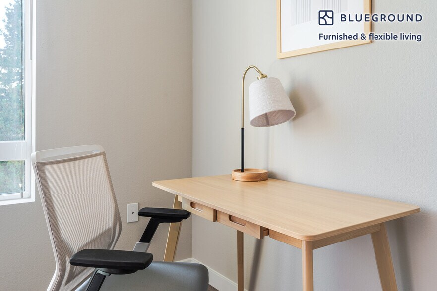 Building Photo - 3560 Rambla Pl