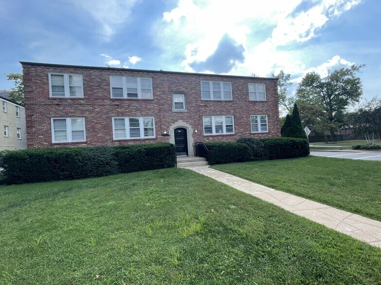 Great location in well-kept builidng - 8150 Whitburn Dr