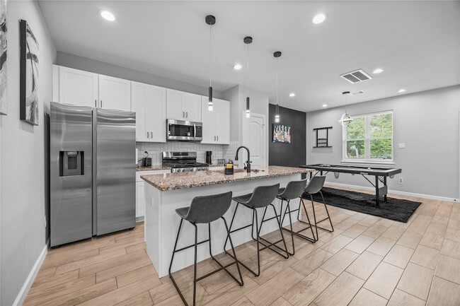 Building Photo - 7418 Mount St