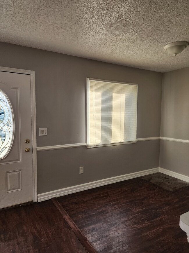 Building Photo - 8619 Republic Ave