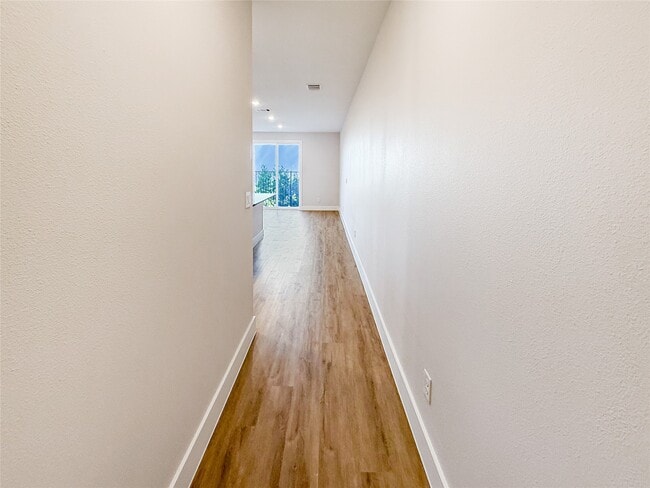 Building Photo - 5607 Mobeetie Lp