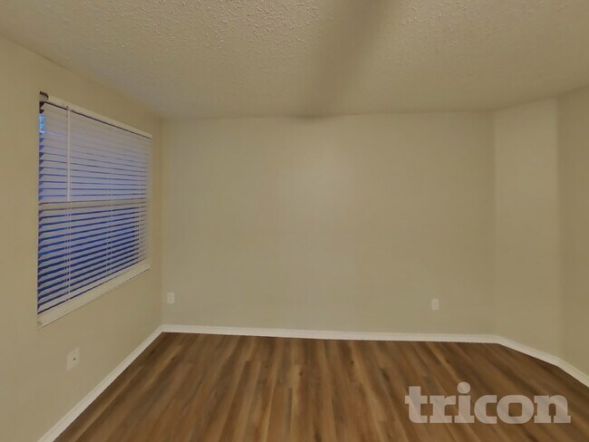 Building Photo - 2641 Bandera Pl