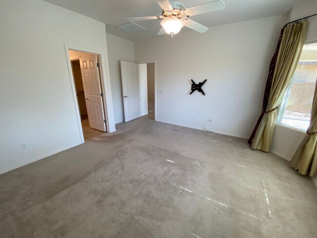 Building Photo - Anthem home coming soon!