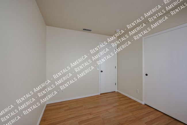 Building Photo - 1218 W Rose Marie Ln