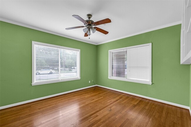 Building Photo - 2527 Avenue G