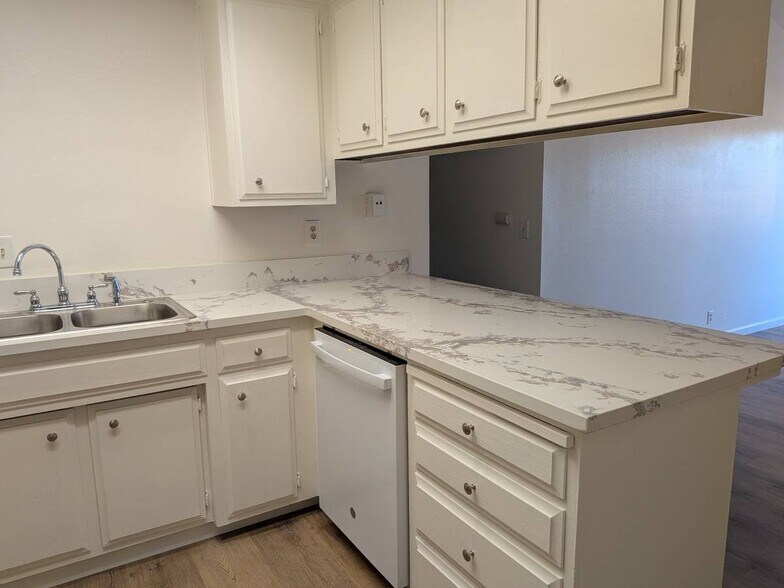 Building Photo - 9277 Corinthian Cir