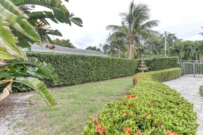 Building Photo - 12293 Coconut Row