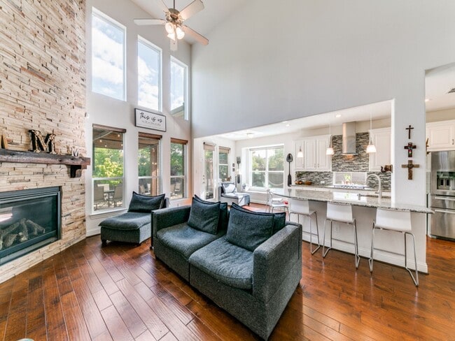 Building Photo - This home is a must see!!