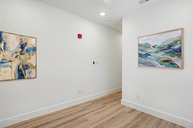 Building Photo - 2217 N Fitzhugh Ave