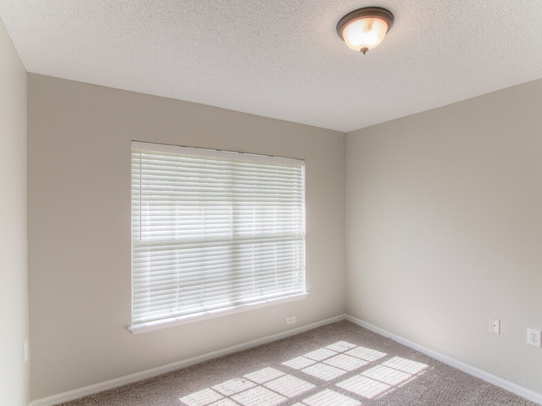 Building Photo - 1051 Woodsong Way