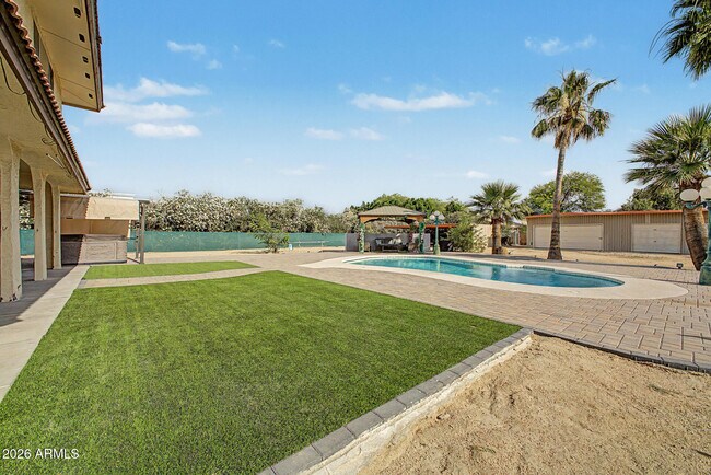 Building Photo - 2837 W Union Hills Dr
