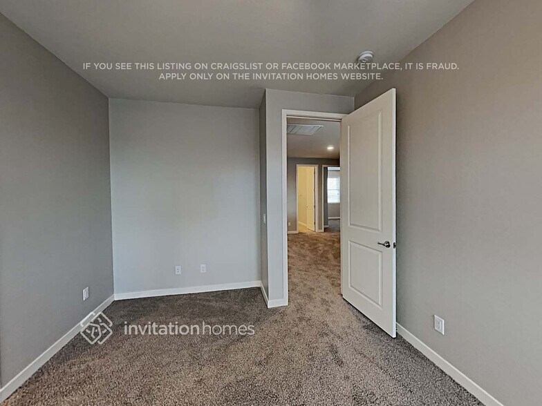 Building Photo - 7331 S 23rd Dr