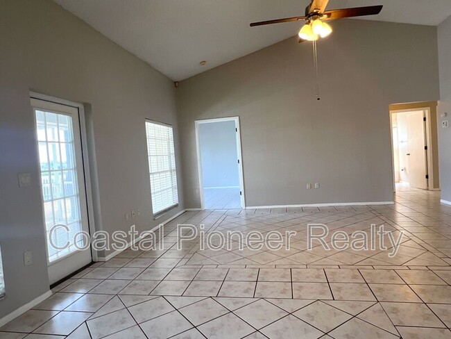 Building Photo - 1310 Lakehurst Way