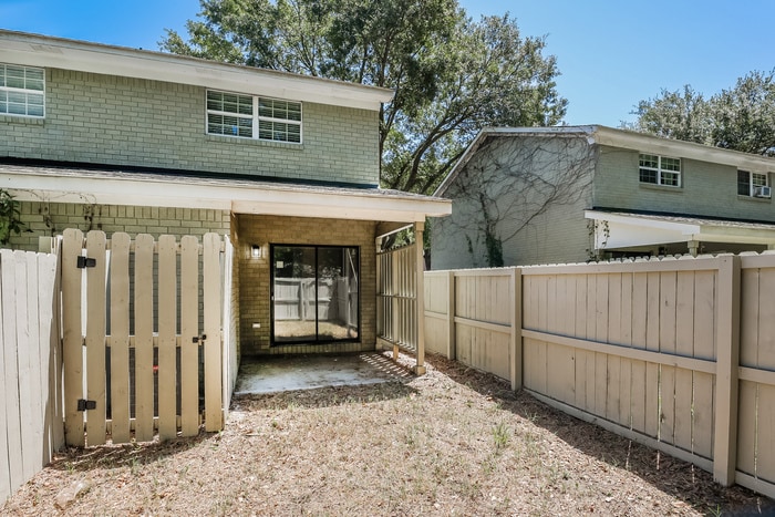 Building Photo - 835 Von Kolnitz Rd