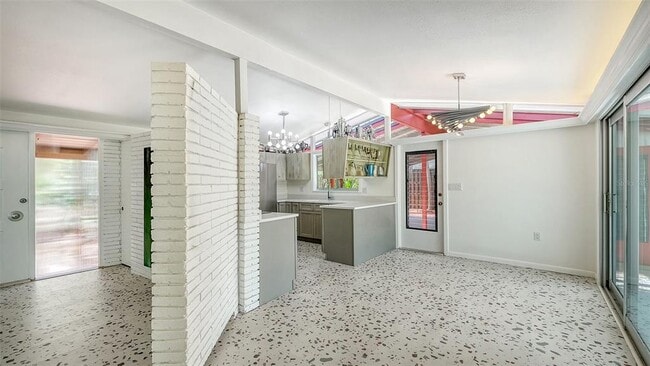 Building Photo - 4830 Higel Ave
