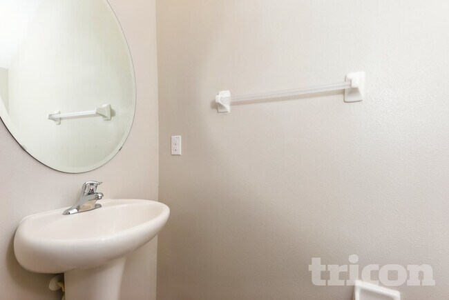 Building Photo - 12737 Lemon Pepper Dr