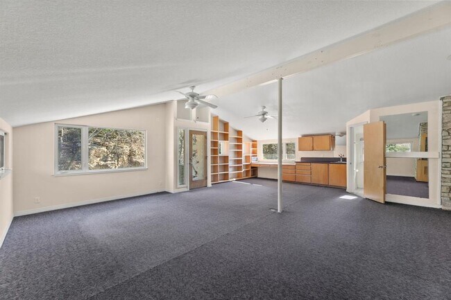 Building Photo - 3309 Westhill Dr