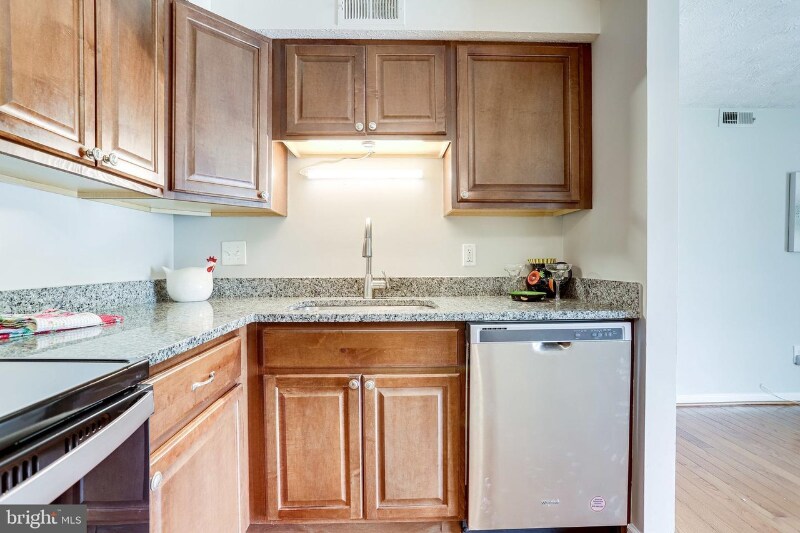 Building Photo - 8385 Brockham Dr