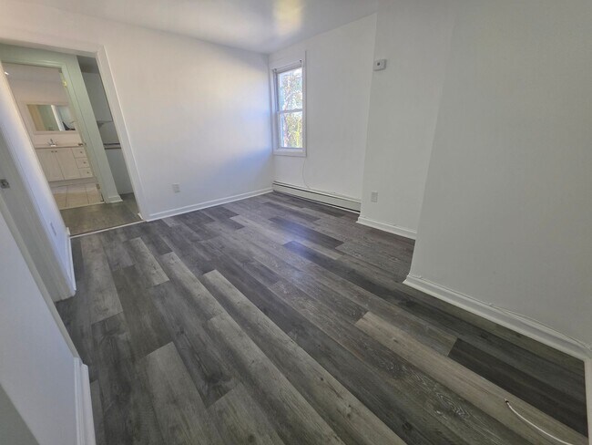 Building Photo - 2 bedroom apartment building - Poughkeepsie