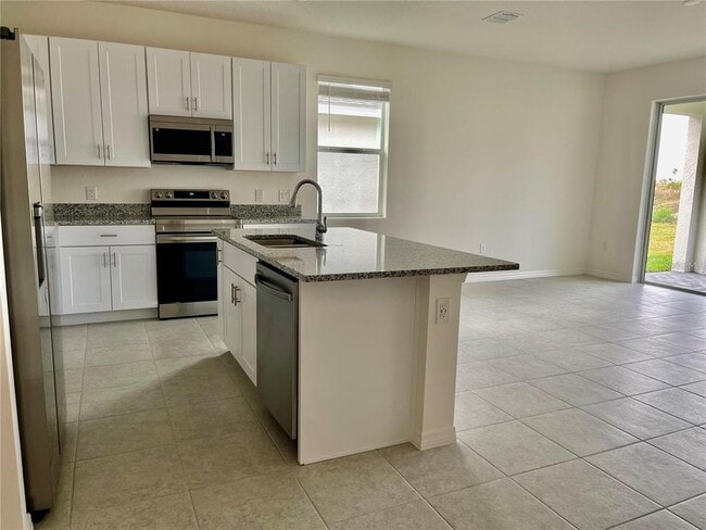 Building Photo - 2334 White Cedar Wy