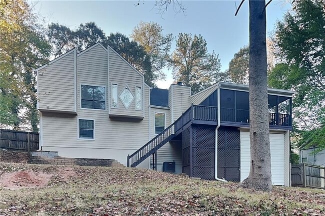 Building Photo - 2755 Whitehurst Dr