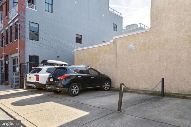 Building Photo - 830 Kater St