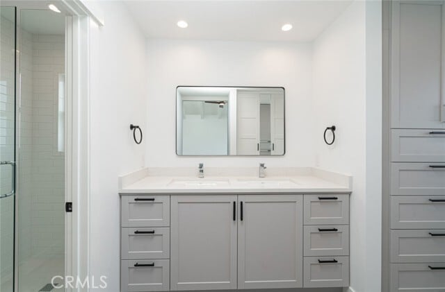 Building Photo - 905 W Balboa Blvd