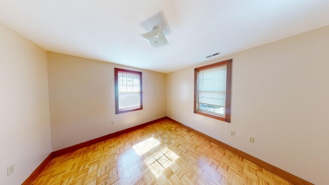 Building Photo - 55 Metropolitan Ave