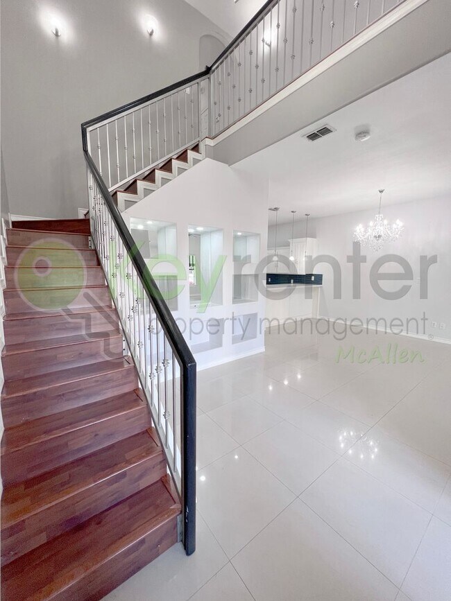 Building Photo - Beautiful 4B/2.5B Home in Mcallen