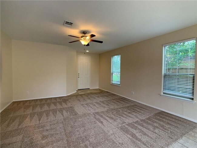Building Photo - 133 Gina Dr