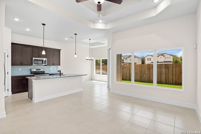 Building Photo - 405 Park Cir