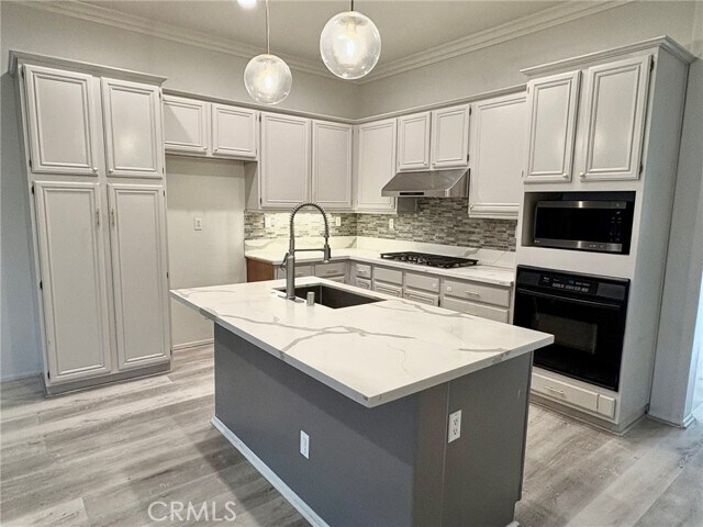 Building Photo - 12169 Wembley Ct