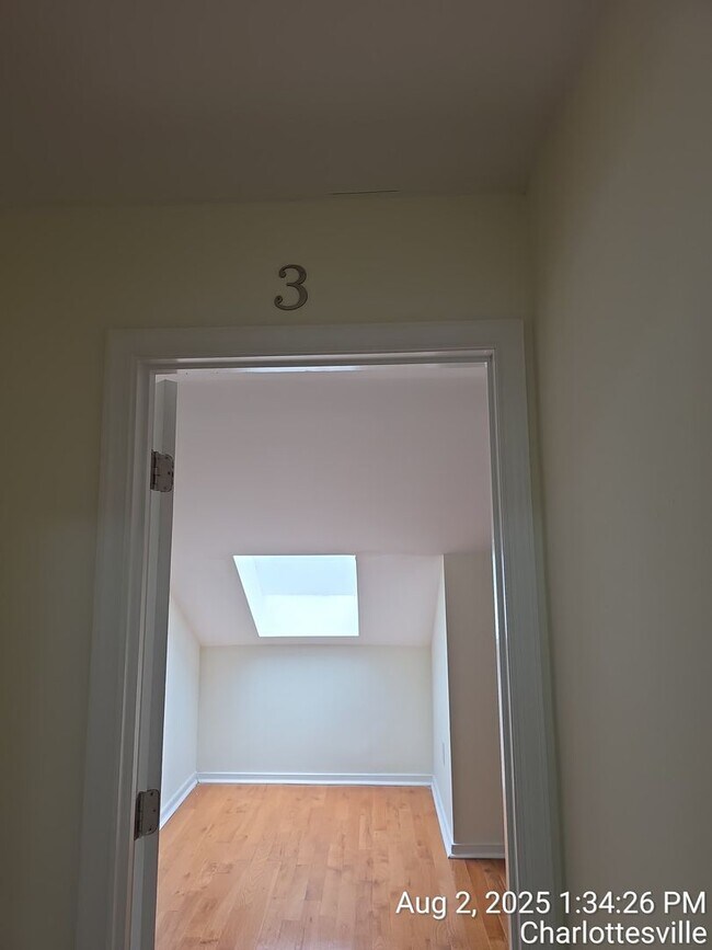 Building Photo - 610 Rugby Rd