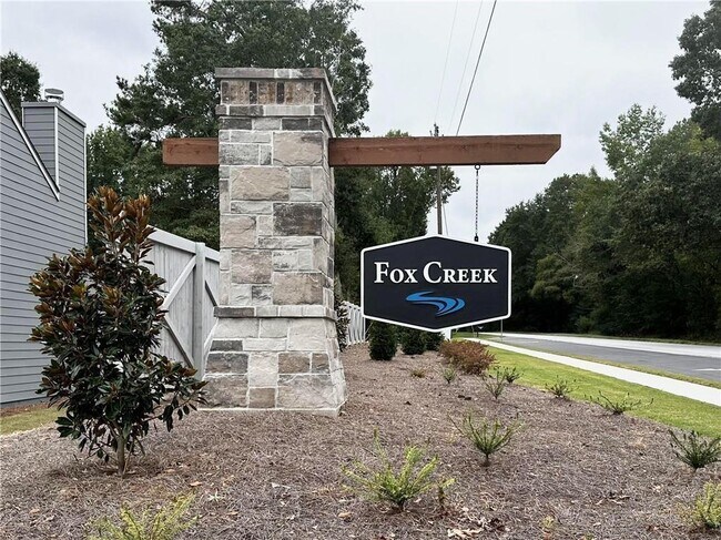 Building Photo - 497 Fox Crk Dr