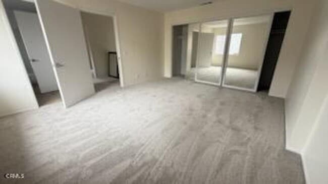 Building Photo - Updated 2-Bed, 2-Bath Condo in Downtown Ox...