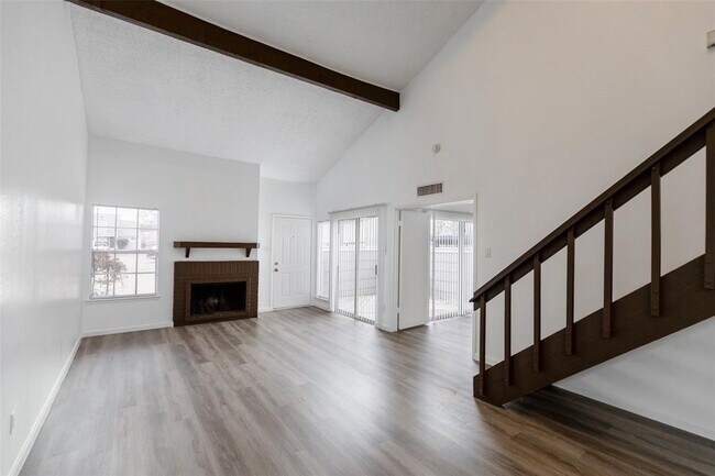 Building Photo - 12232 Bob White Dr