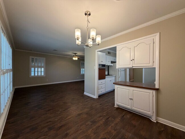 Building Photo - 4416 Granbury Rd