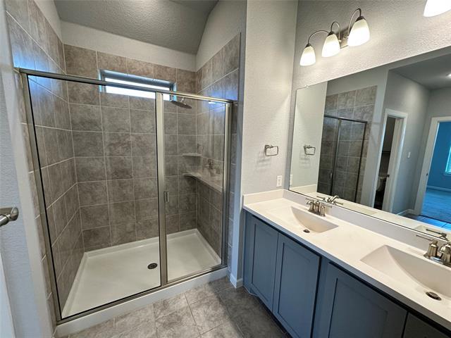 Building Photo - 4716 Bluffview Dr