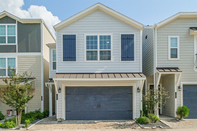 Building Photo - 11005 Cres Light Way