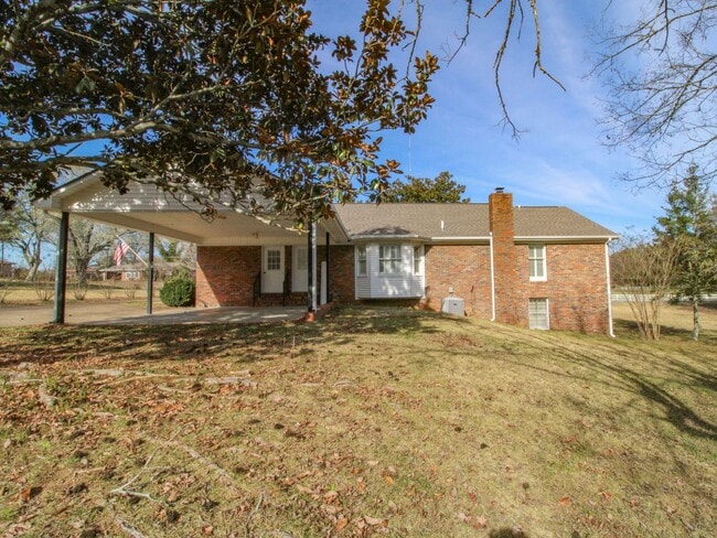 Building Photo - Nice Home in Rogersville!