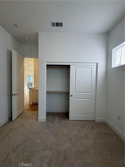 Building Photo - 436 Loon