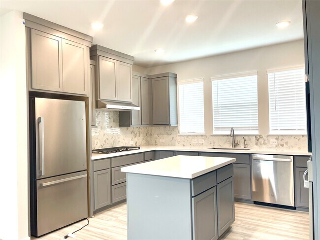 Building Photo - 8475 Harrington Grv Trl