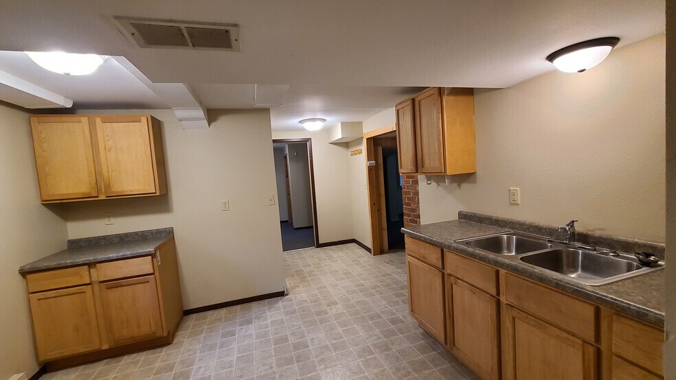 Building Photo - 1326 11th St N