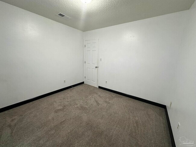 Building Photo - 304 Arabian Dr